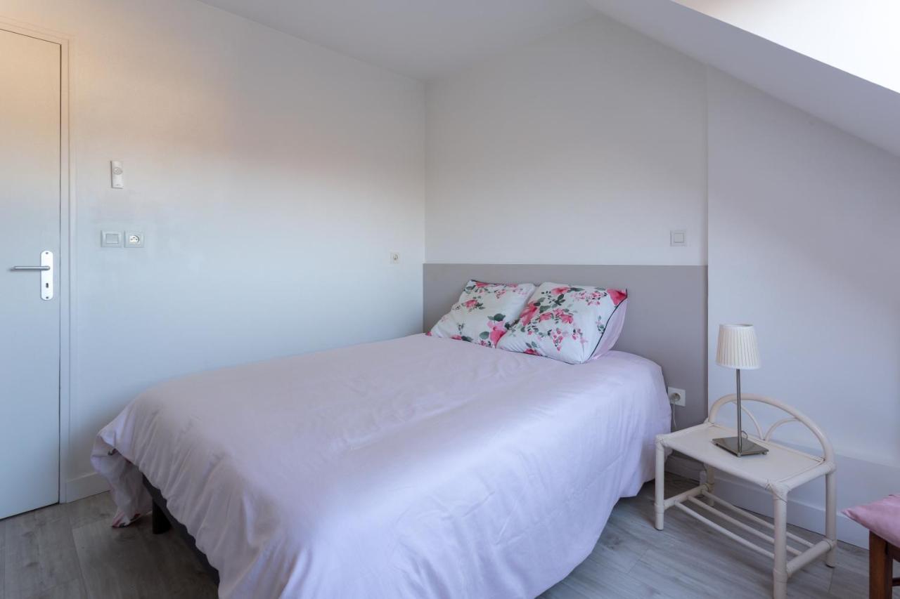 Le Mancini - Parking Et Terrasse Apartment Mayenne Exterior foto
