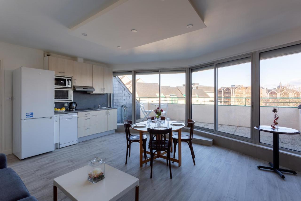 Le Mancini - Parking Et Terrasse Apartment Mayenne Exterior foto