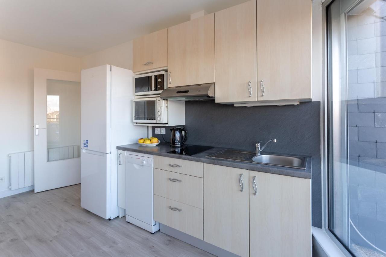 Le Mancini - Parking Et Terrasse Apartment Mayenne Exterior foto