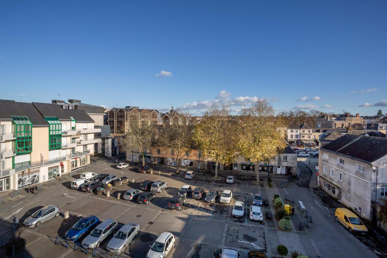 Le Mancini - Parking Et Terrasse Apartment Mayenne Exterior foto